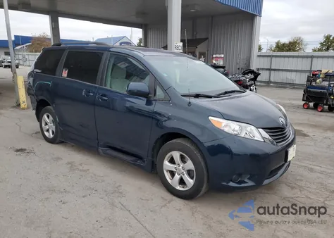 2012 Toyota Sienna Le from USA, damaged, VIN 5TDKK3DCXCS242353
